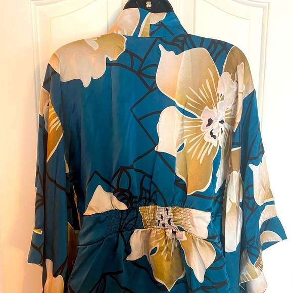 “SOMA” Intimates Luxe Silk Floral Kimono - Picture 11 of 15